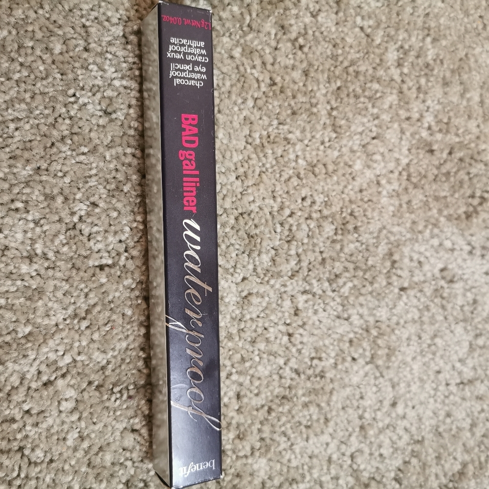 Benefit eye liner